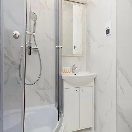 Apartment Piotrkowska Elegant By Renters Lodz