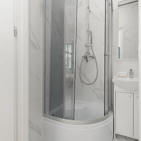 Piotrkowska Elegant By Renters Lodz